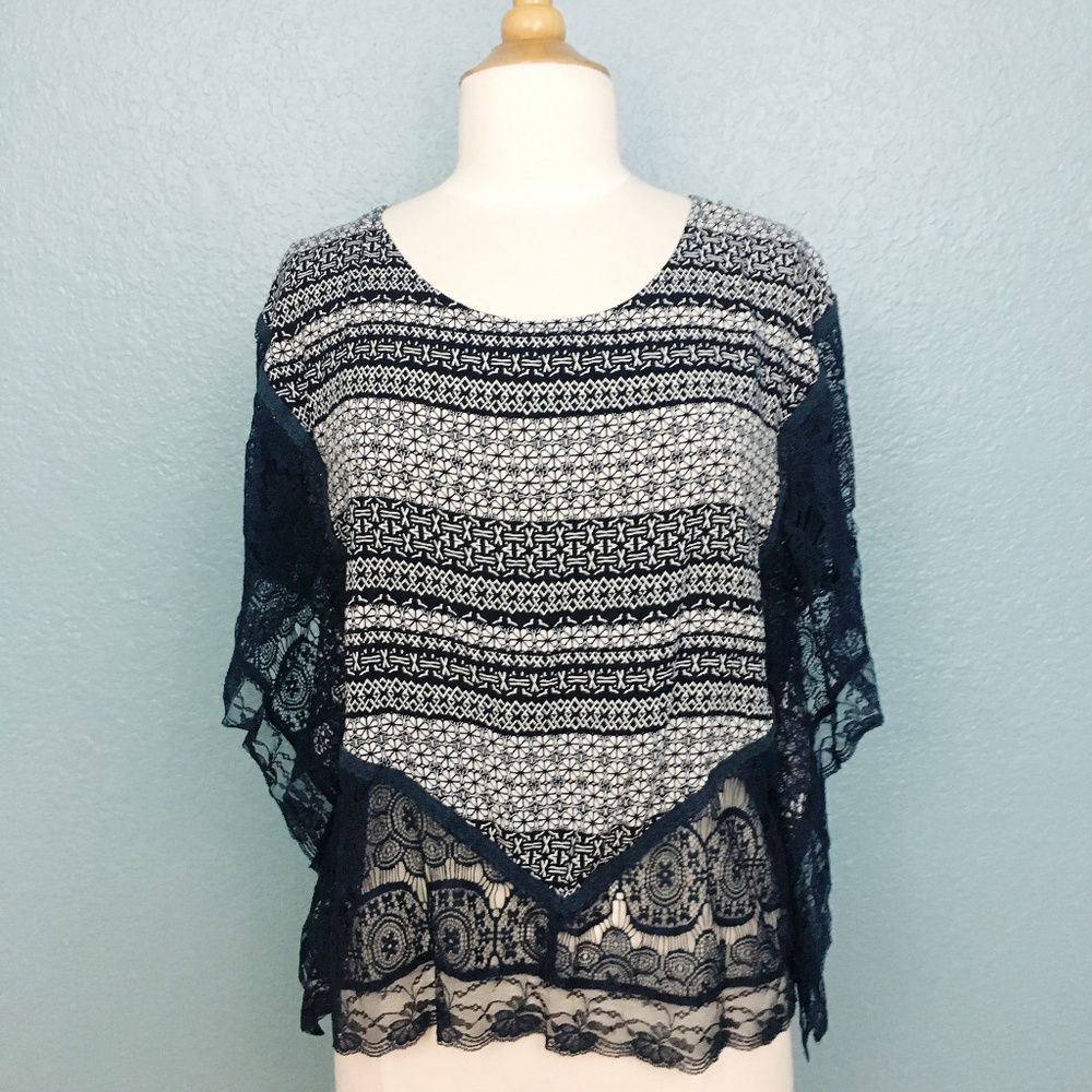 En Creme | Lace Detail Boho Dolman Top